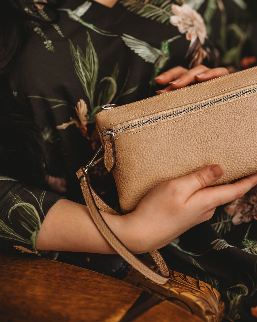 Klassinen-pikkulaukku-Utua-Rauma-hiekan-ruskea