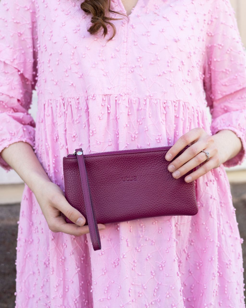 Naava rannelaukku daalian punainen