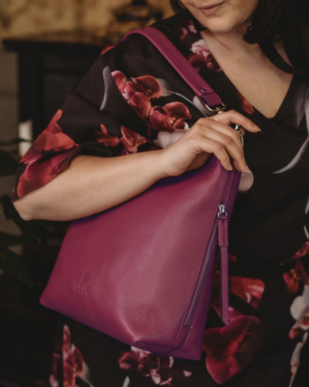 Nahkainen-utua-kasilaukku-borealis-daalian-punainen