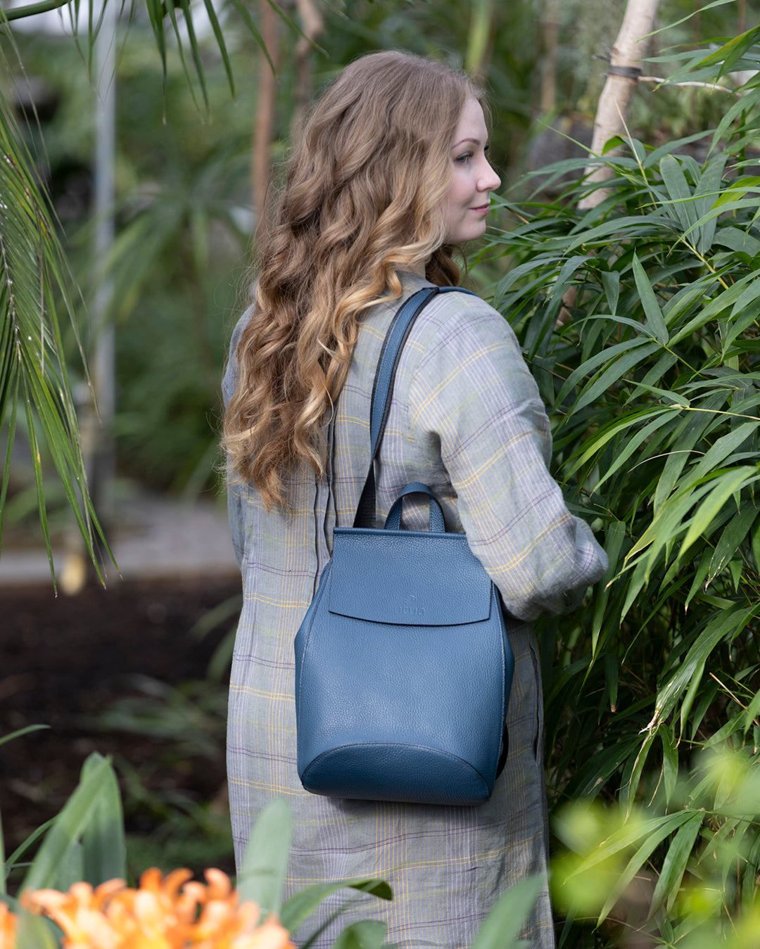 Analyzing image Sininen reppu Utua Street Exclusive fiilis