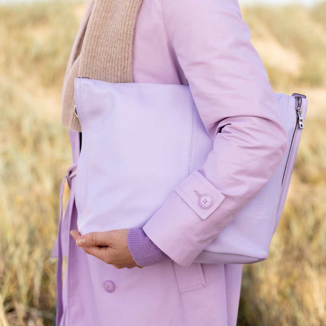 Utuan siniset nahkalaukut.