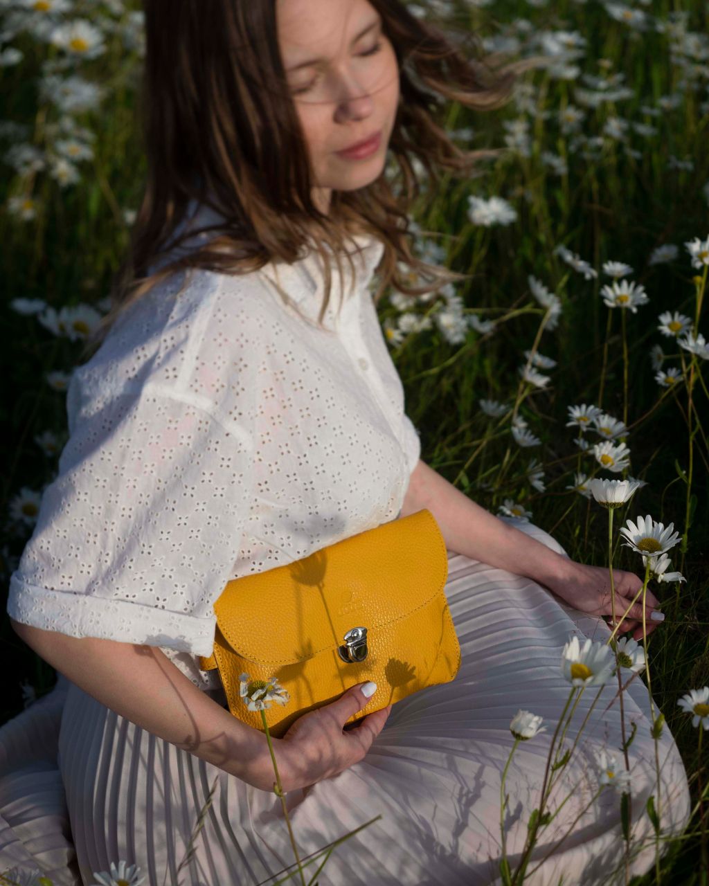 Utuan laadukas pikkulaukku Iris keltainen