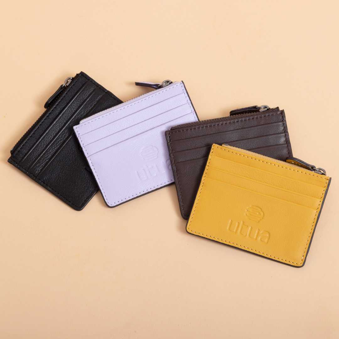 Värikkäät korttikotelot