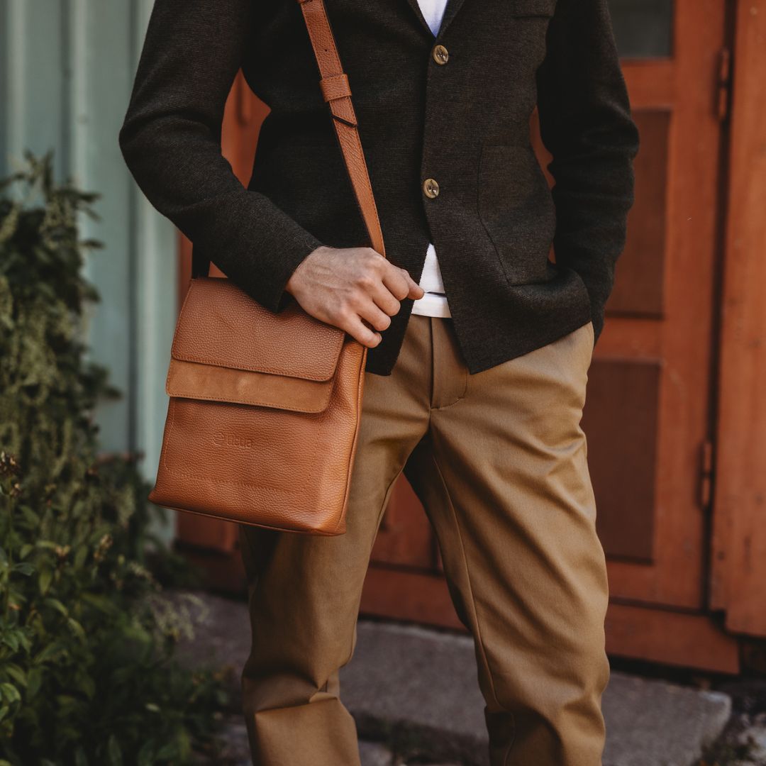 utua-miesten-laukut-aitoa-nahkaa