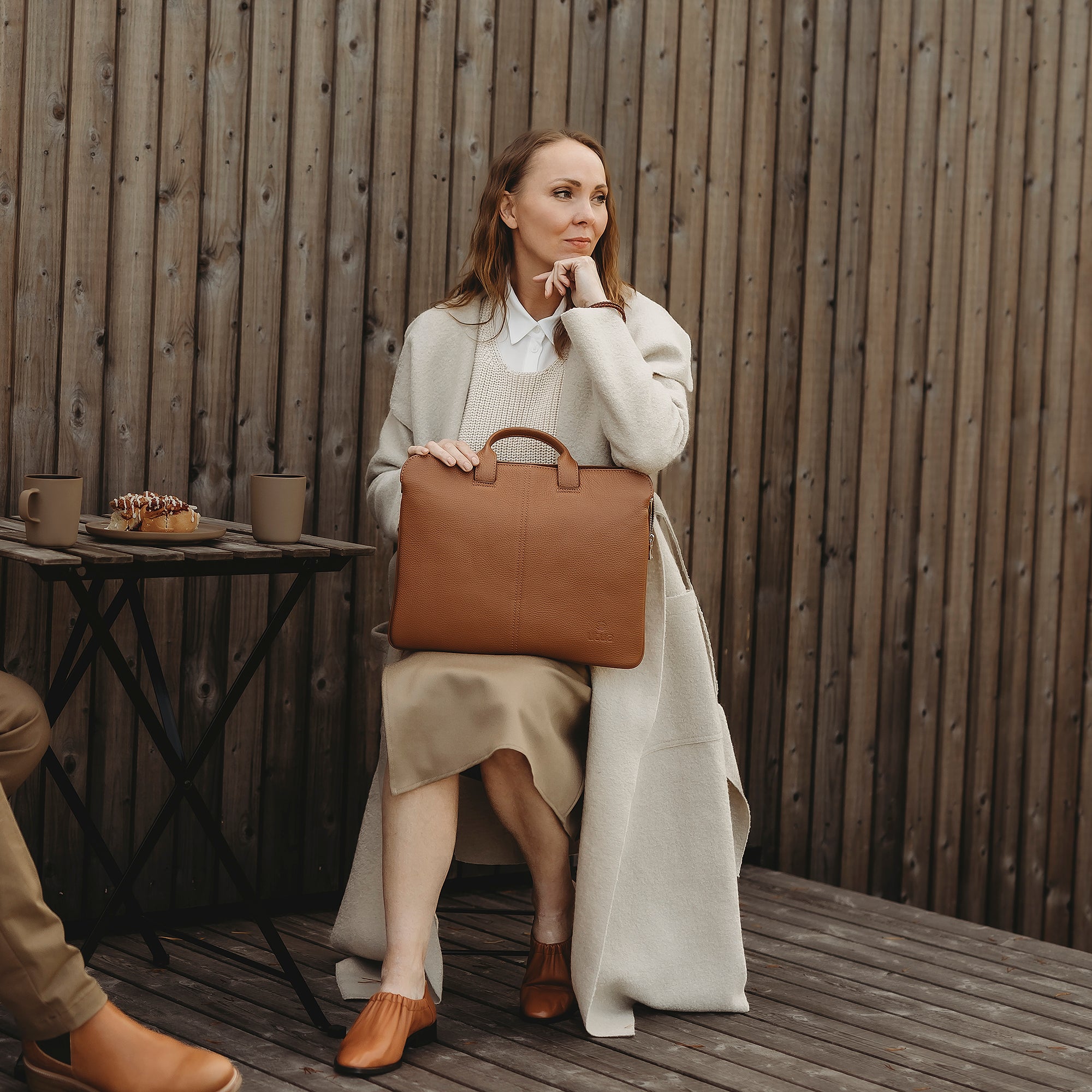 Nahkainen tietokonelaukku tuo tyyliä ja tehokkuutta arkeen