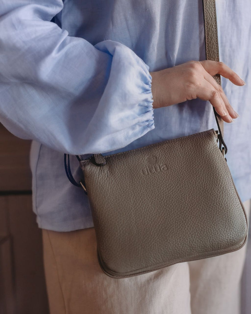 Nahkainen-pikkulaukku-Utua-Ihme-Exclusive-harmaa