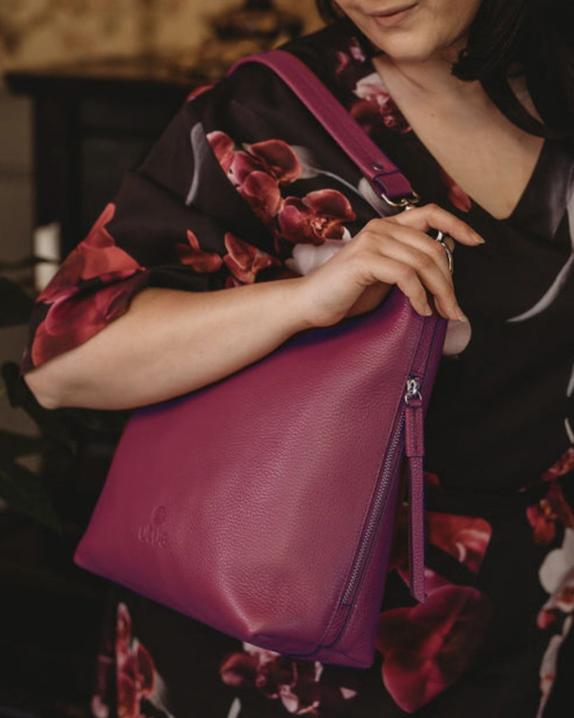 Nahkainen-utua-kasilaukku-borealis-daalian-punainen