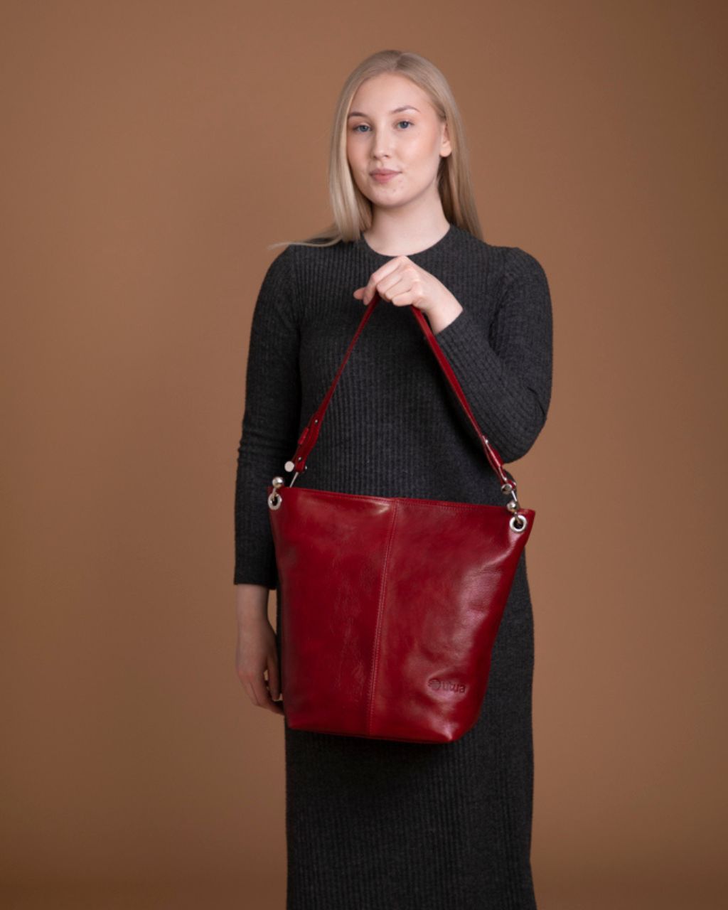 Nahkainen Utua kasviparkittu kasilaukku Granna Exclusive musta