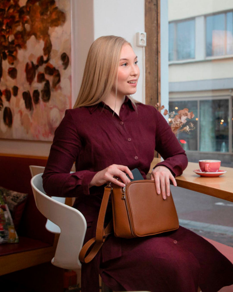 Nahkainen Utua olkalaukku Kajo Exclusive musta