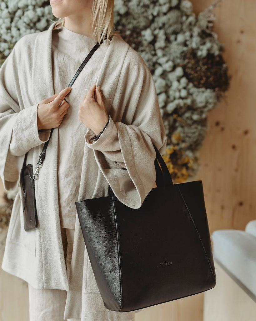 Nahkainen Utua kasilaukku Athene Exclusive musta