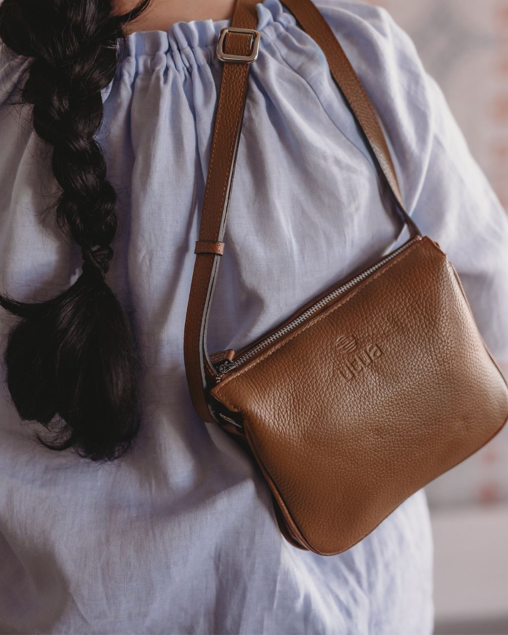 Suomalaisen-Utuan-ruskea-pikkulaukku-Ihme-Exclusive