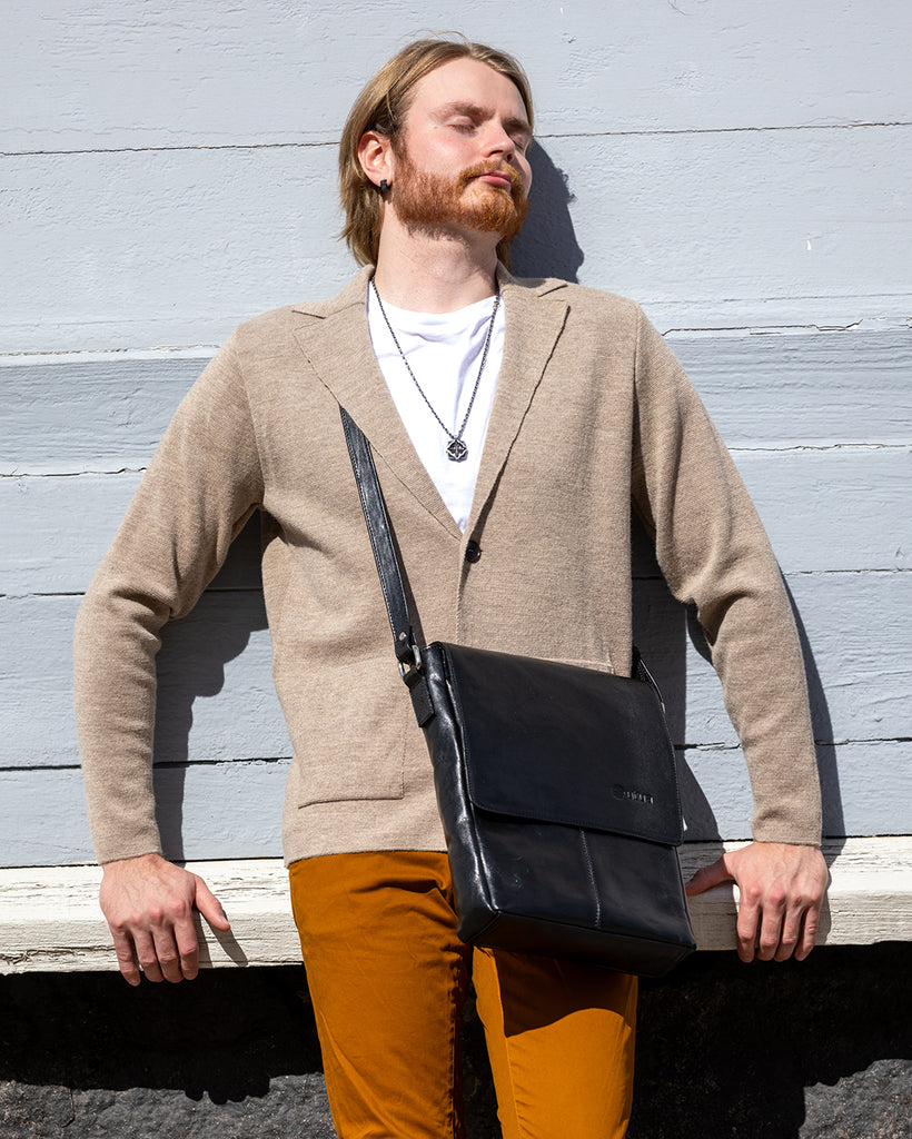 Utua Zeus Exclusive kasviparkittu olkalaukku musta fiilis