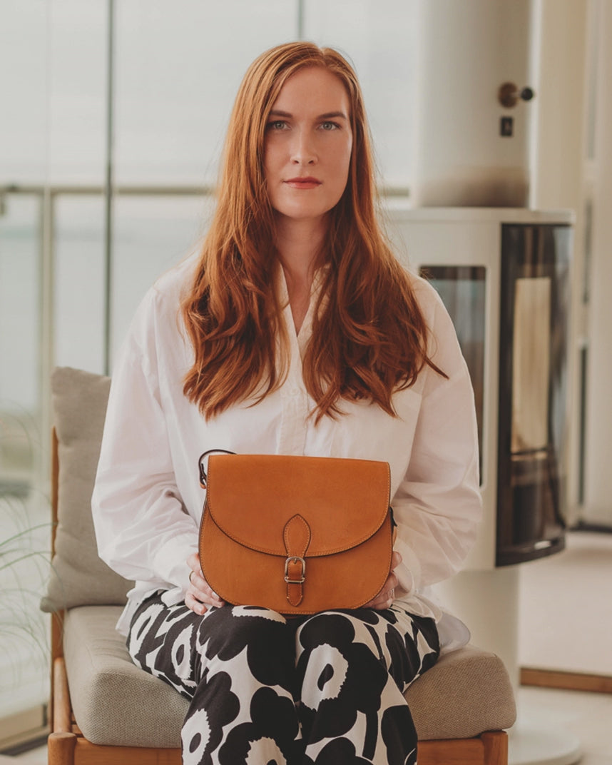 utua-visby-olkalaukku-kuvavideo