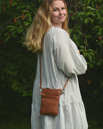 utua-santra-pikkulaukku-kuvavideo