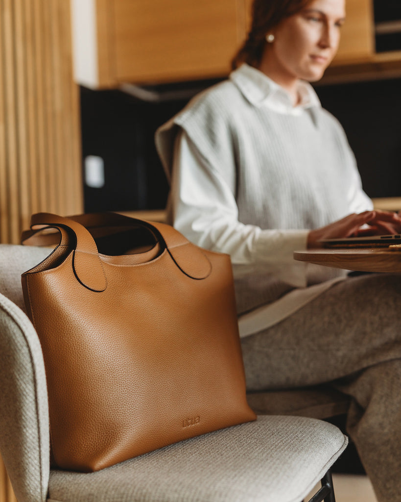 utua irene tote bag tyolaukku musta