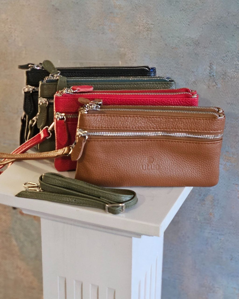 utua-rauma-nahkainen-pikkulaukku-kokoelma-edesta