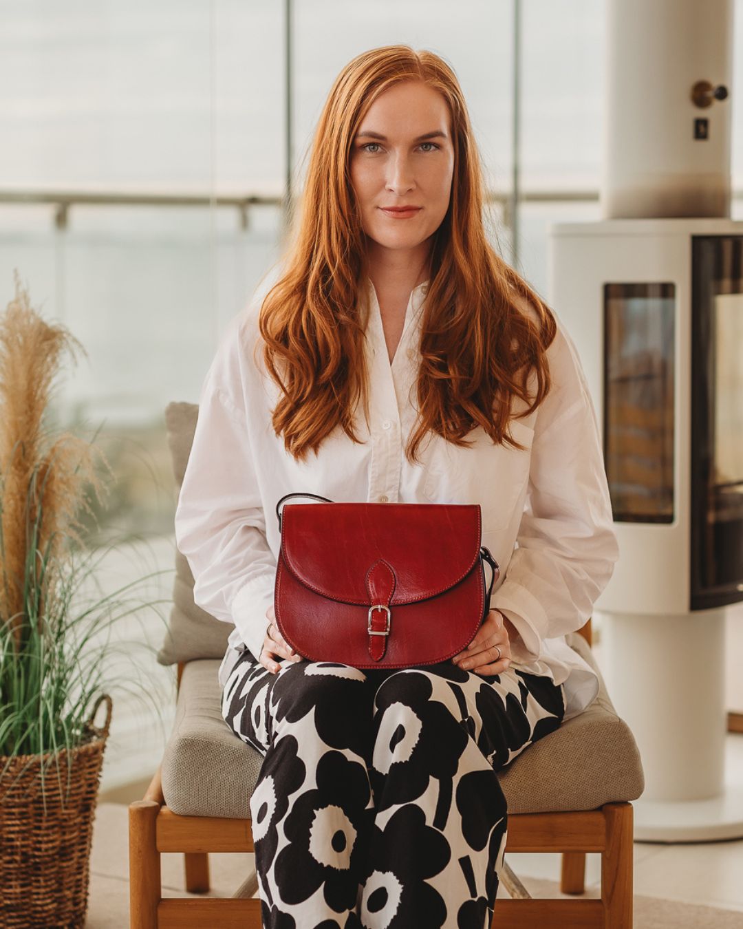 Visby Exclusive vegetable-tanned leather shoulder bag, black