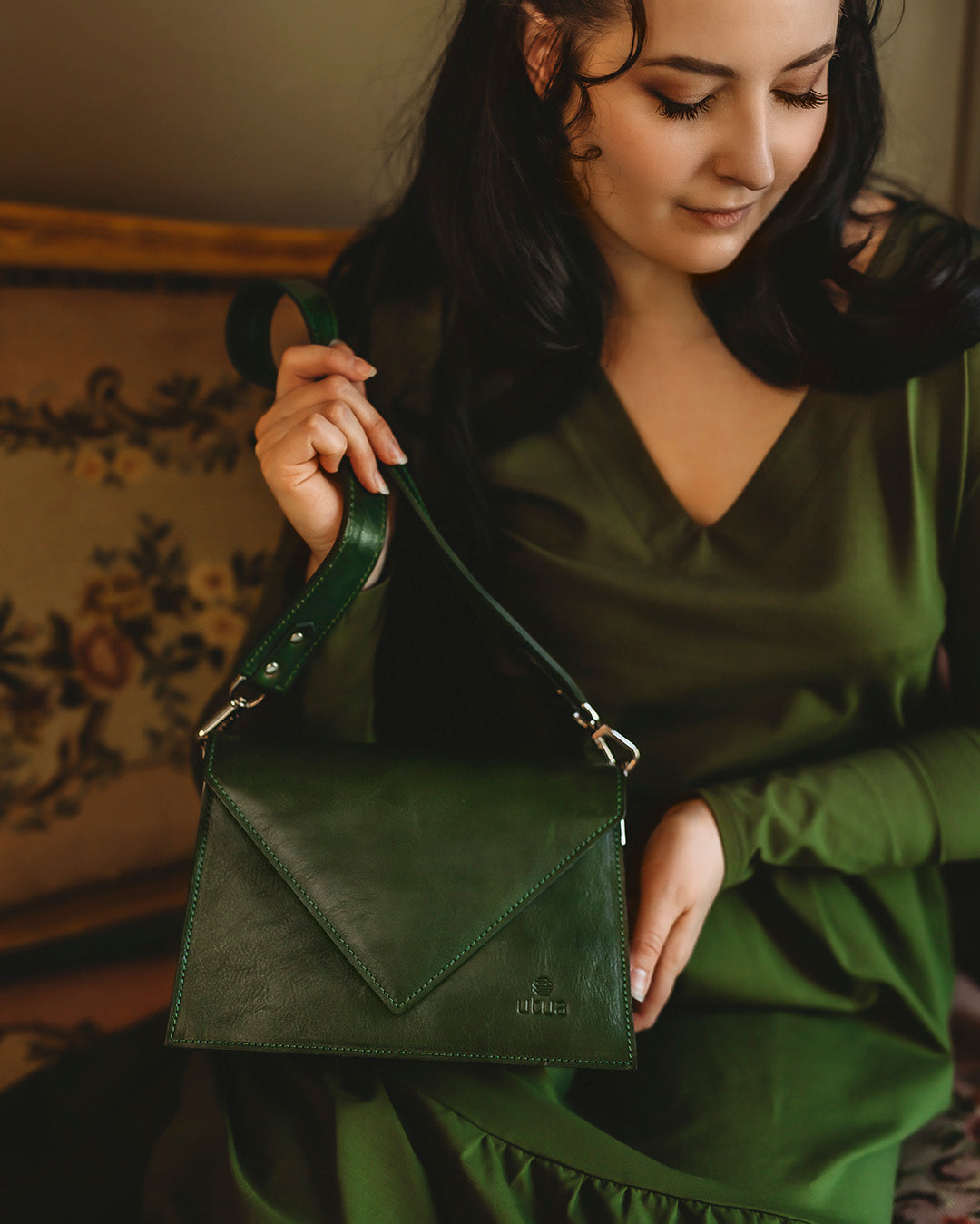 vihrea skoga utua kasilaukku kasviparkittua nahkaa